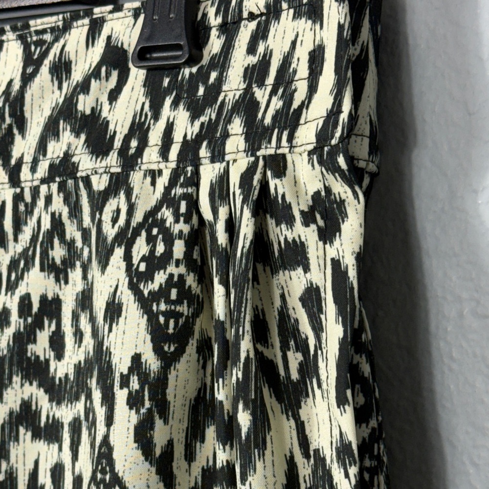 Black and Cream Patterned Women’s Pencil Skirt - Picture 2 of 6